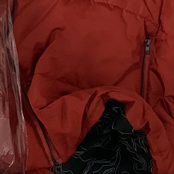 TOMB RAIDER Her Universe Lara Croft PUFFER VEST! - Picture 7 of 7